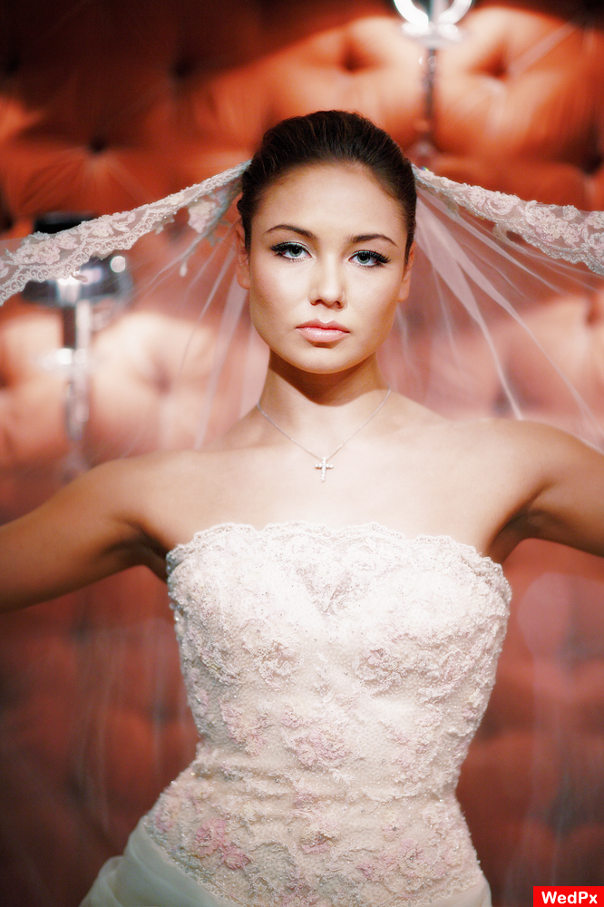 Laysan Utiasheva in wedding dress