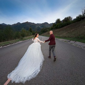 Best wedding photo. Together, even the mountains for nothing!